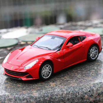 1:32 em Miniatura Diecast Supercarro da Liga de Modelo Ferrari F12 Puxar de Volta o Metal de Veículos para Crianças de Novos Dons de Coleta de Brinquedo do Natal