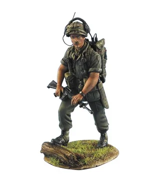 1/35 Resina Figura do modelo de Construção kits Guerra do Vietnã NOS infantaria Operador de Rádio com o M-16 Desmontados e unpaint brinquedos