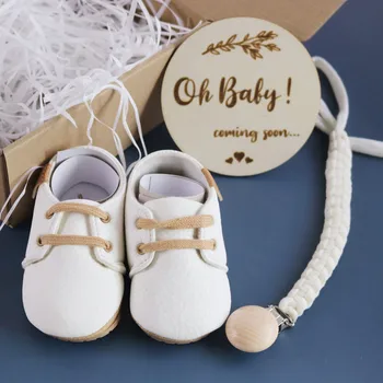 Bebé Recém-nascido Gift Set de PU Sapatos de Couro Teether Chupeta Clipe de Baby Marcos Fotografia Acessórios